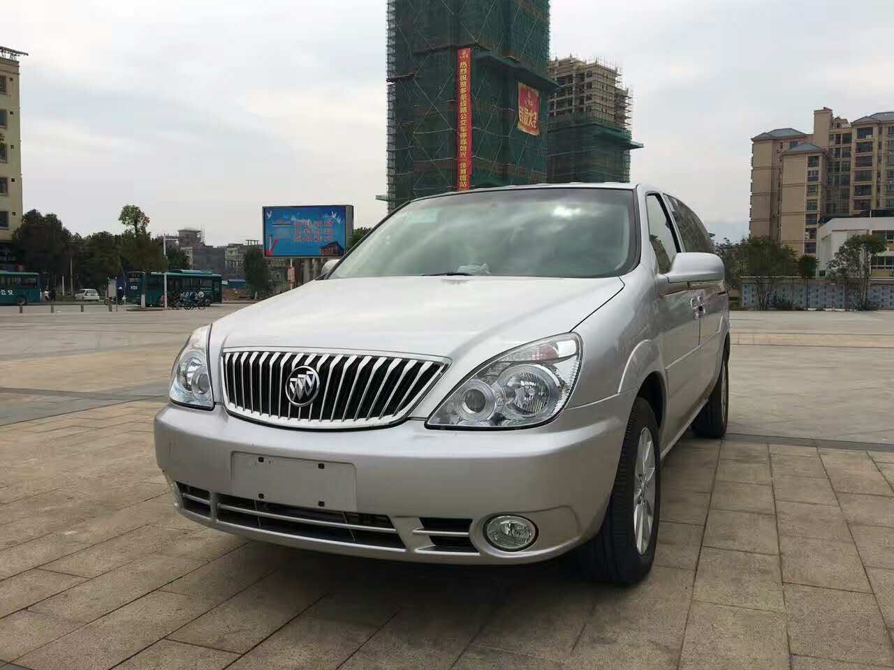 小頭別克GL8  2.4L