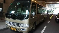 豪華中巴考斯特22座