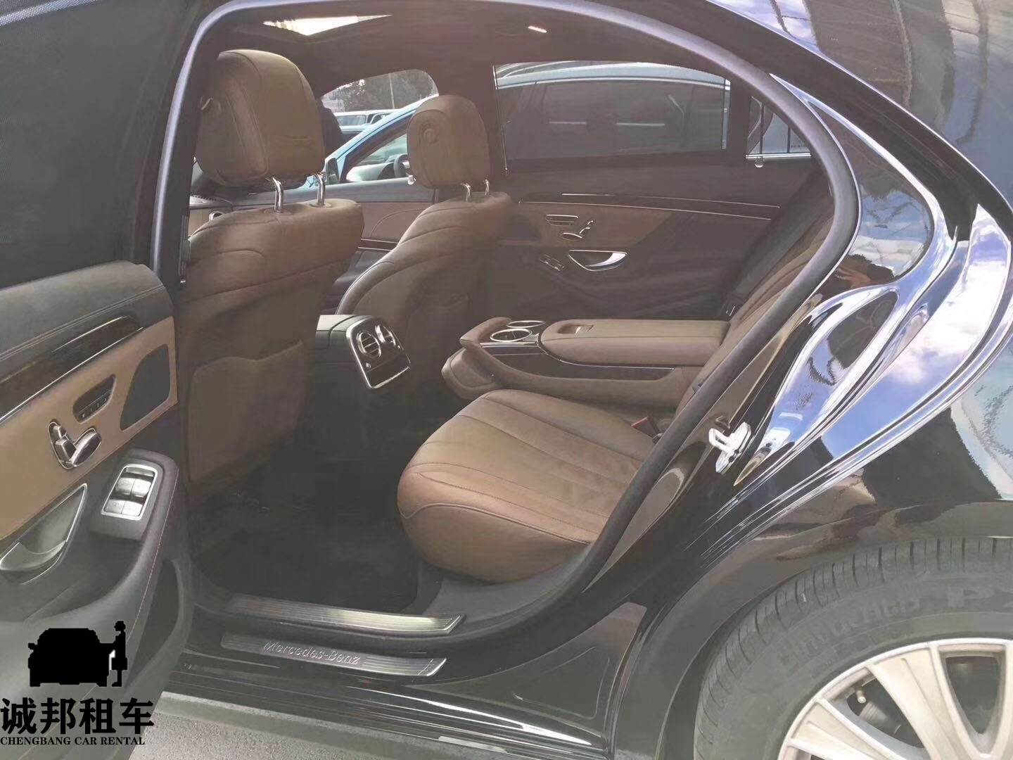 奔馳S400內(nèi)飾